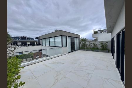 Casa à venda com 850m², 5 quartos e 6 vagasTerraço
