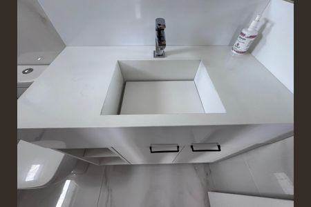 Casa à venda com 850m², 5 quartos e 6 vagasSuíte 4 - Banheiro