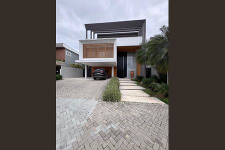 Casa à venda com 850m², 5 quartos e 6 vagasFachada