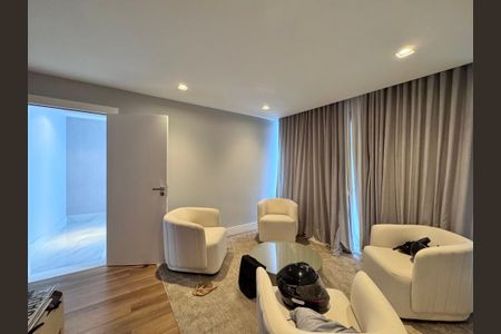 Casa à venda com 850m², 5 quartos e 6 vagasSala