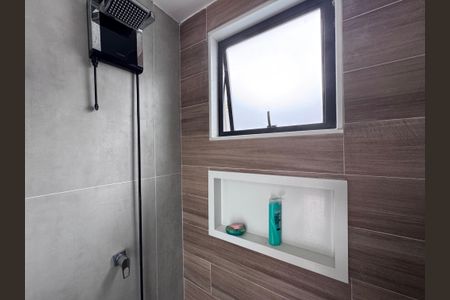 Casa à venda com 850m², 5 quartos e 6 vagasÁrea externa- Banheiro