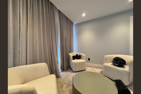 Sala de casa à venda com 5 quartos, 850m² em Barra da Tijuca, Rio de Janeiro