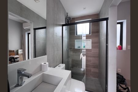 Casa à venda com 850m², 5 quartos e 6 vagasÁrea externa- Banheiro