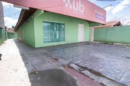 Casa para alugar com 300m², 8 quartos e 4 vagas Casa para alugar com 300m², 8 quartos e 4 vagasFachada