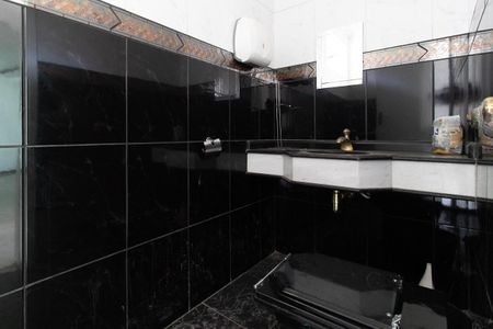 Casa para alugar com 300m², 8 quartos e 4 vagas Casa para alugar com 300m², 8 quartos e 4 vagasLavabo