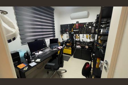 Casa de condomínio à venda com 220m², 3 quartos e 4 vagas