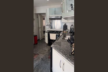 Casa de condomínio à venda com 220m², 3 quartos e 4 vagas