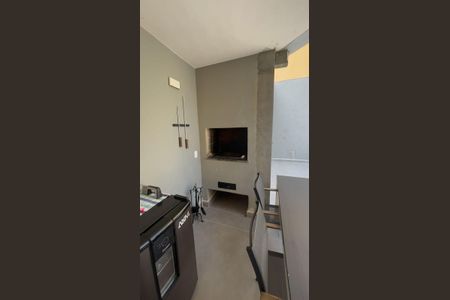 Casa de condomínio à venda com 220m², 3 quartos e 4 vagas