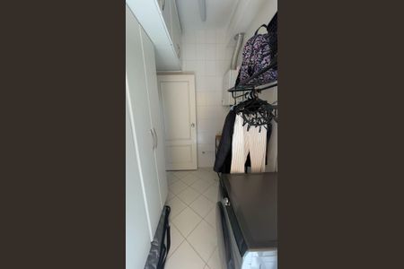 Casa de condomínio à venda com 220m², 3 quartos e 4 vagas