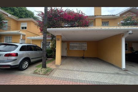 Casa de condomínio à venda com 220m², 3 quartos e 4 vagas