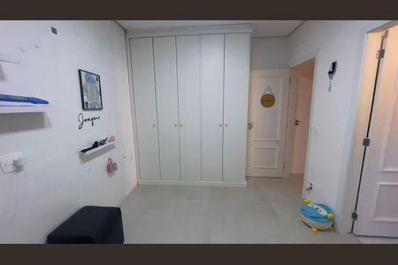 Casa de condomínio à venda com 220m², 3 quartos e 4 vagas