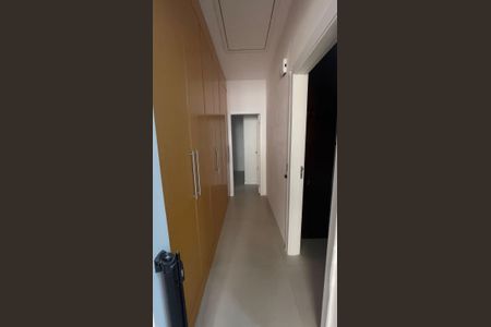 Casa de condomínio à venda com 220m², 3 quartos e 4 vagas