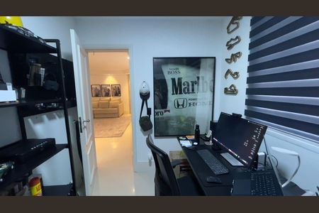 Casa de condomínio à venda com 220m², 3 quartos e 4 vagas