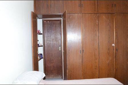 Casa à venda com 230m², 3 quartos e 2 vagasSuíte