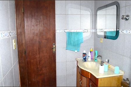 Casa à venda com 230m², 3 quartos e 2 vagasBanheiro da Suíte