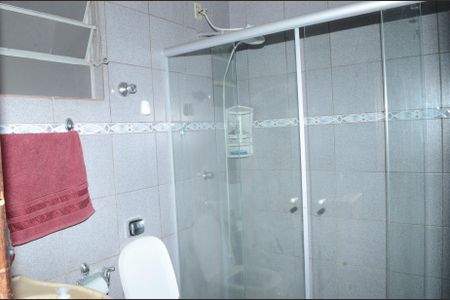 Casa à venda com 230m², 3 quartos e 2 vagasBanheiro Corredor