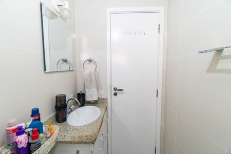 Apartamento à venda com 70m², 3 quartos e 1 vaga Apartamento à venda com 70m², 3 quartos e 1 vagaBanheiro 1