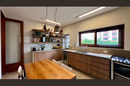 Casa à venda com 133m², 3 quartos e 2 vagasCozinha