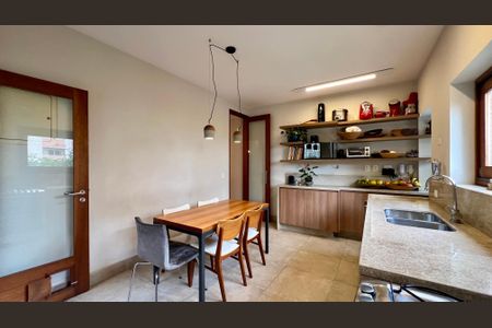 Casa à venda com 133m², 3 quartos e 2 vagasCozinha