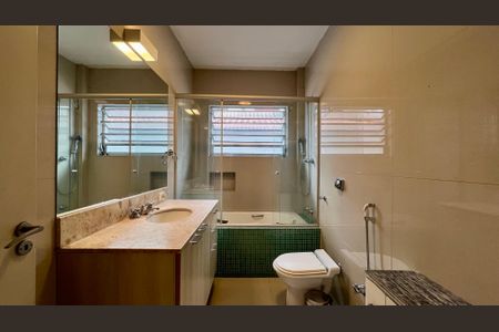 Casa à venda com 133m², 3 quartos e 2 vagasBanheiro Social