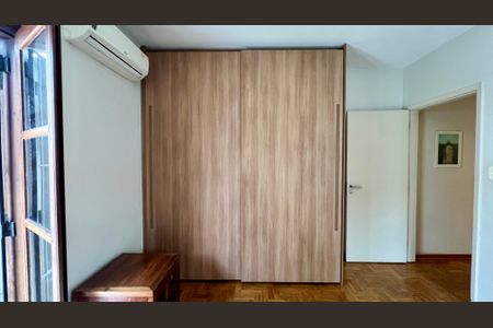 Casa à venda com 133m², 3 quartos e 2 vagasSuite