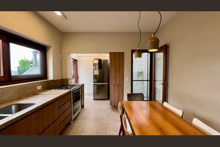 Casa à venda com 133m², 3 quartos e 2 vagasCozinha