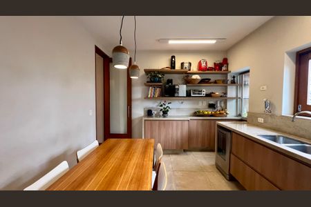 Casa à venda com 133m², 3 quartos e 2 vagasCozinha