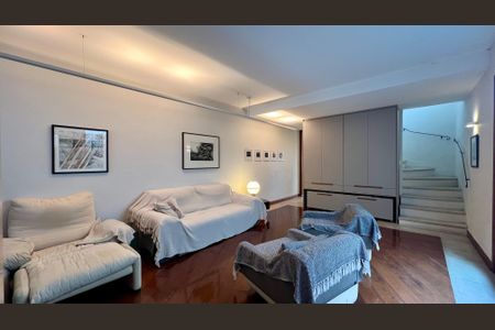 Casa à venda com 133m², 3 quartos e 2 vagasSala