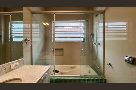 Casa à venda com 133m², 3 quartos e 2 vagasBanheiro Social