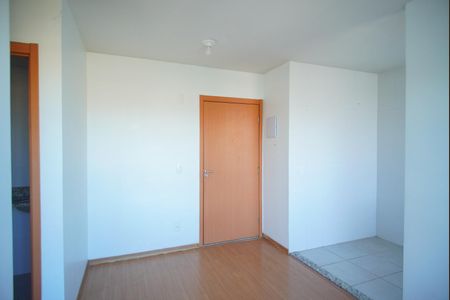 Sala de apartamento à venda com 2 quartos, 45m² em Rubem Berta, Porto Alegre