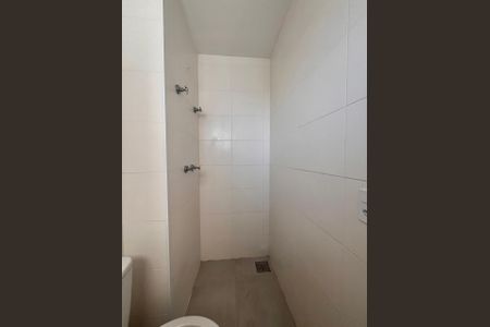 Apartamento à venda com 65m², 2 quartos e 2 vagas Apartamento à venda com 65m², 2 quartos e 2 vagasBanheiro da Suíte