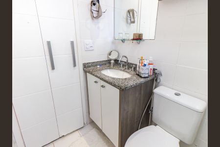 Apartamento à venda com 70m², 2 quartos e 2 vagasBanheiro da Suíte