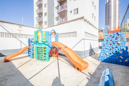 Apartamento para alugar com 52m², 1 quarto e 1 vaga Apartamento para alugar com 52m², 1 quarto e 1 vagaÁrea comum - Playground