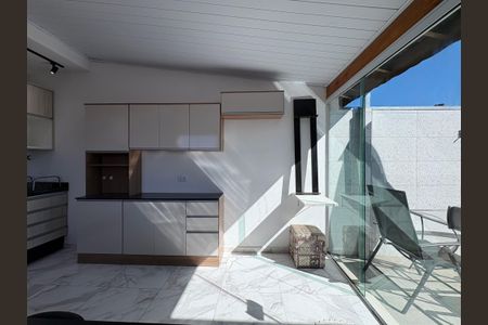 Apartamento à venda com 100m², 2 quartos e 2 vagasCozinha