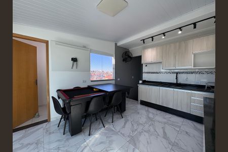 Apartamento à venda com 100m², 2 quartos e 2 vagasCozinha