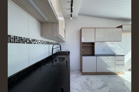 Apartamento à venda com 100m², 2 quartos e 2 vagasCozinha