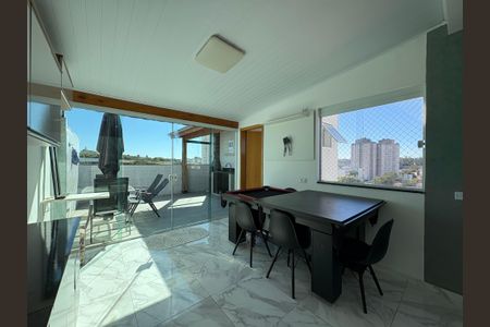 Apartamento à venda com 100m², 2 quartos e 2 vagasCozinha