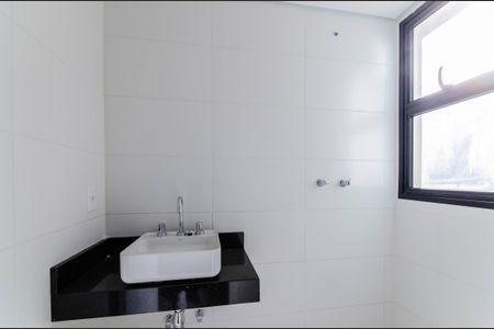 Casa de condomínio à venda com 168m², 3 quartos e 2 vagasBanheiro da Suíte