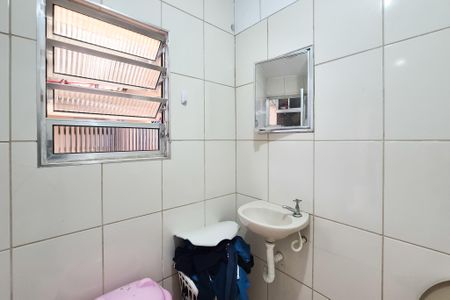 Casa à venda com 184m², 3 quartos e 2 vagas Casa à venda com 184m², 3 quartos e 2 vagasBanheiro de serviço