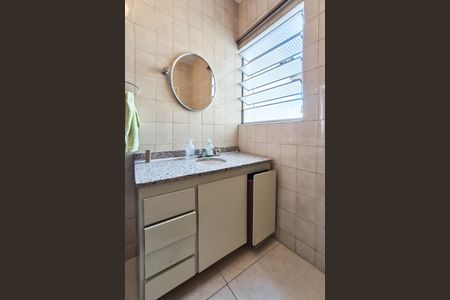 Casa à venda com 184m², 3 quartos e 2 vagas Casa à venda com 184m², 3 quartos e 2 vagasBanheiro Social