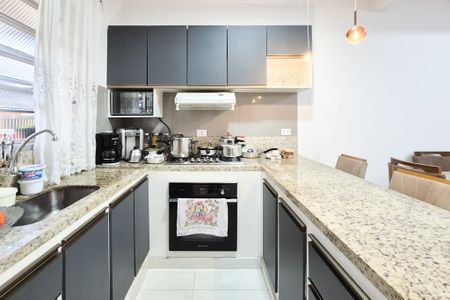 Casa à venda com 184m², 3 quartos e 2 vagas Casa à venda com 184m², 3 quartos e 2 vagasCozinha