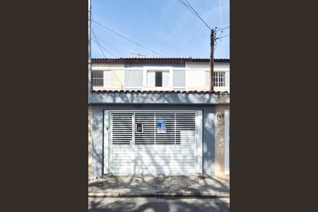 Casa à venda com 184m², 3 quartos e 2 vagas Casa à venda com 184m², 3 quartos e 2 vagasFachada