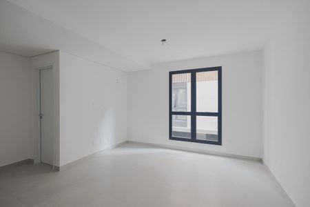 Sala de casa de condomínio à venda com 2 quartos, 140m² em Paraíso, São Paulo