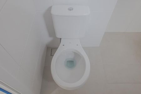 Casa de condomínio à venda com 140m², 2 quartos e 2 vagas Casa de condomínio à venda com 140m², 2 quartos e 2 vagasBanheiro da Suíte