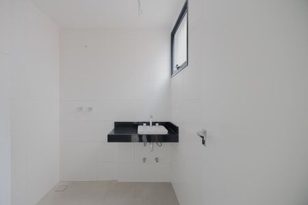 Casa de condomínio à venda com 140m², 2 quartos e 2 vagas Casa de condomínio à venda com 140m², 2 quartos e 2 vagasBanheiro da Suíte