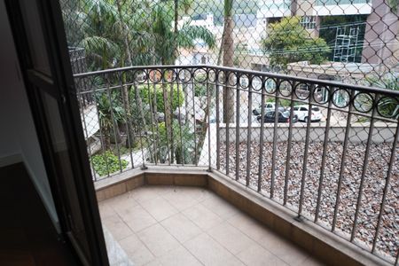 Sacada de apartamento à venda com 3 quartos, 125m² em Vila Santo Estevão, São Paulo