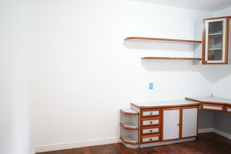 Apartamento à venda com 125m², 3 quartos e 2 vagasQuarto 2