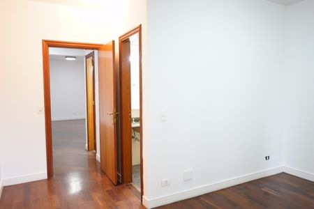 Apartamento à venda com 125m², 3 quartos e 2 vagasSuíte