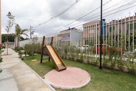 Apartamento para alugar com 32m², 2 quartos e 1 vaga Apartamento para alugar com 32m², 2 quartos e 1 vagaÁrea Comum - Playground