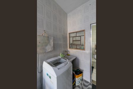 Casa à venda com 162m², 2 quartos e 3 vagas Casa à venda com 162m², 2 quartos e 3 vagasÁrea de Serviço 2